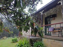 Glenbrook House and Cottage