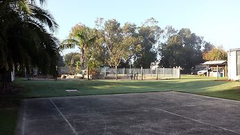 Boat Ramp Motel