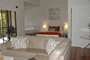 Crookneck Retreat