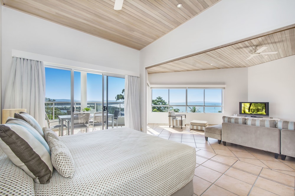 The Lookout Resort