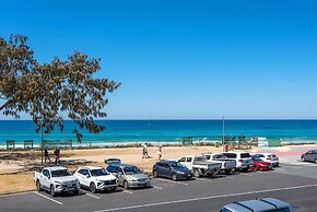 The Waterford on Main Beach