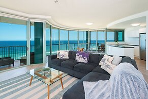 The Waterford on Main Beach