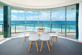 The Waterford on Main Beach