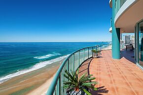 The Waterford on Main Beach