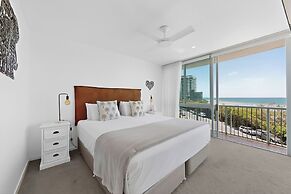 The Waterford on Main Beach