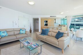 The Waterford on Main Beach