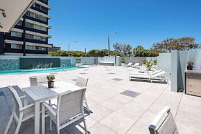 The Waterford on Main Beach