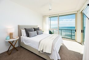 The Waterford on Main Beach