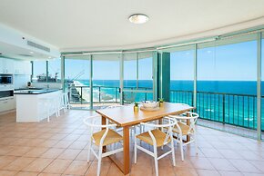 The Waterford on Main Beach