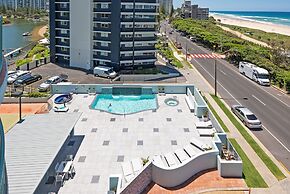 The Waterford on Main Beach