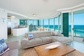 The Waterford on Main Beach
