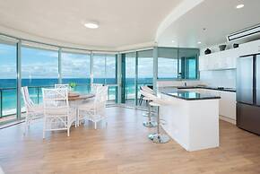 The Waterford on Main Beach