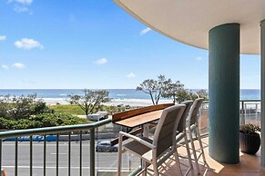 The Waterford on Main Beach