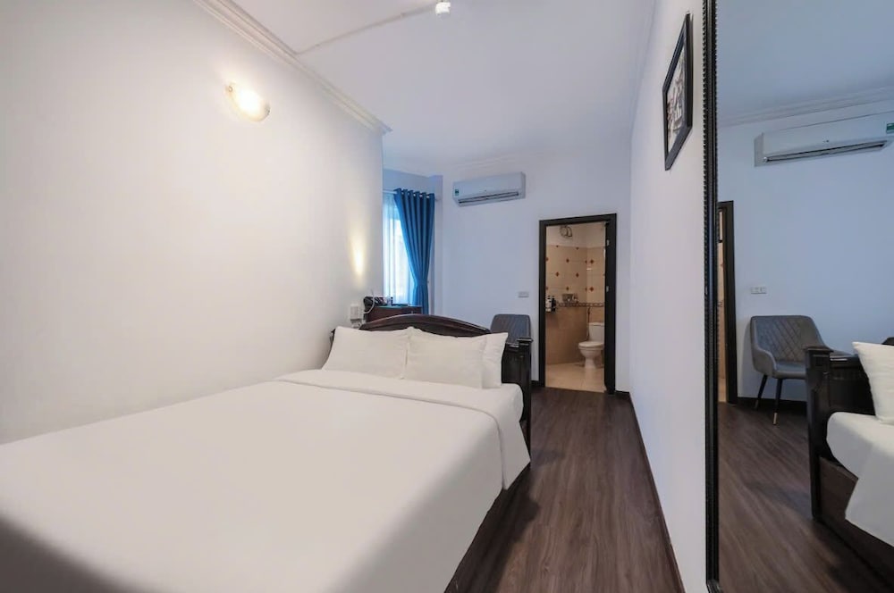 A25 Hotel - Doi Can 1
