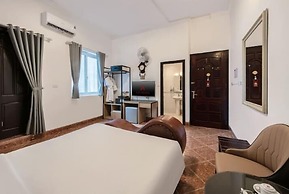 A25 Hotel - Doi Can 1