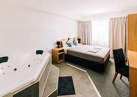 Voyager Motel