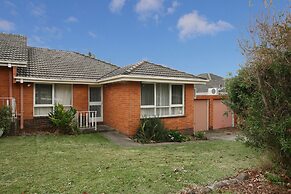 3 43 Thames Holiday Unit
