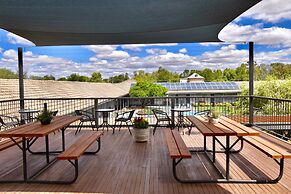Townhouse Motel