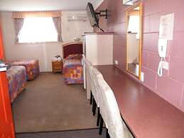 The Clansman Motel