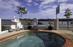 River Sands Apartments