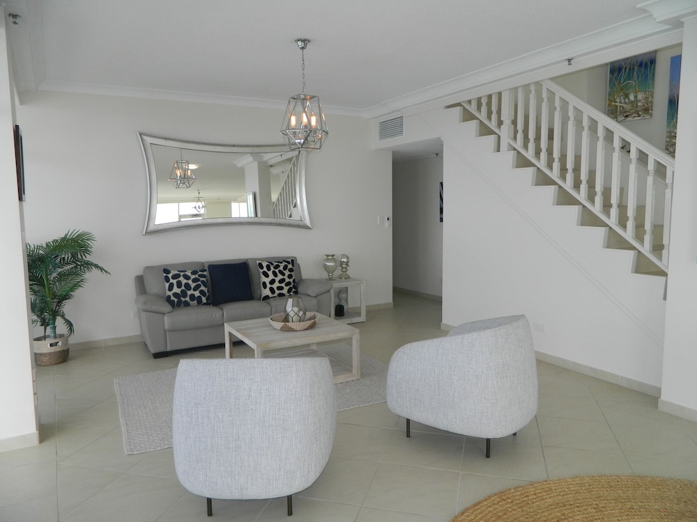 2nd Avenue Beachside Apartments