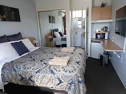White Manor Motel