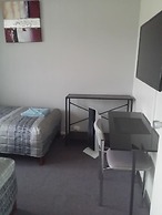 White Manor Motel