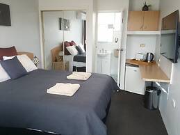 White Manor Motel