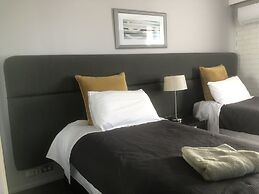 White Manor Motel