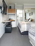 White Manor Motel