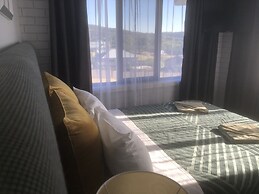 White Manor Motel