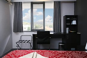 White Manor Motel