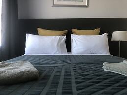 White Manor Motel