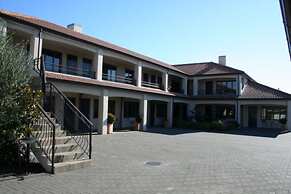 Harvest Lodge