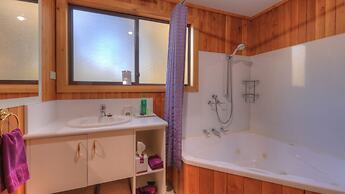 Derwent Bridge Chalets & Studios