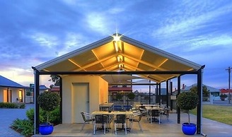 Red Earth Motel