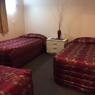 Caves Motor Inn