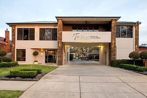 Tea House Motor Inn