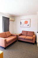 Tea House Motor Inn