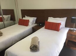 Tea House Motor Inn