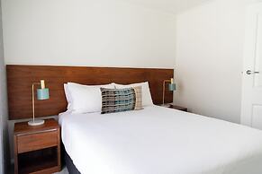 Tea House Motor Inn