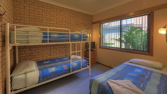 Barrass's John Bright Motor Inn