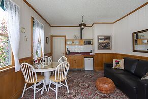 Settlers Cottage Motel
