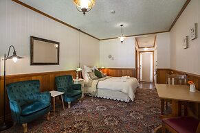 Settlers Cottage Motel