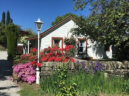 Settlers Cottage Motel