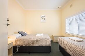 Albany Holiday Units