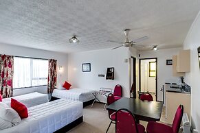 Ace High Motor Inn