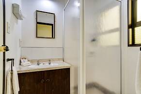 Ace High Motor Inn