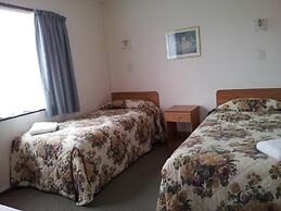 Ace High Motor Inn