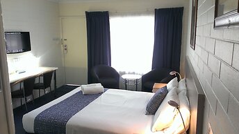 Oval Motel